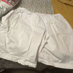 WHITE SHORTS